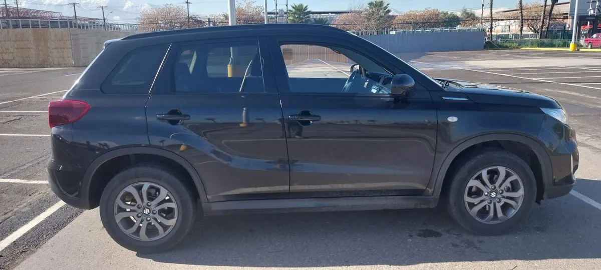 Suzuki Vitara 1.6 Glx 2wd Mt 5p año 2023