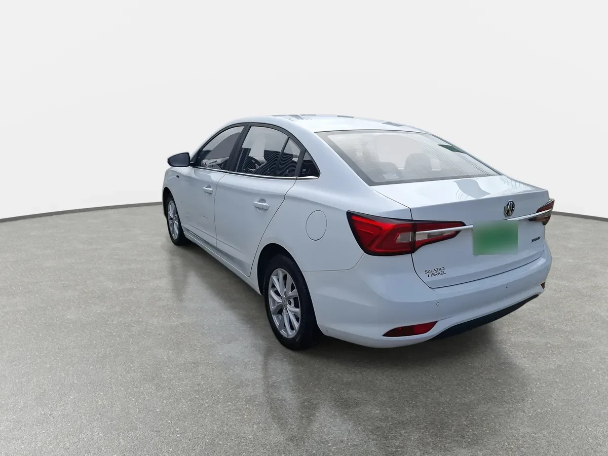 MG 5 1.5 Com 4x2 Mt 4p año 2023
