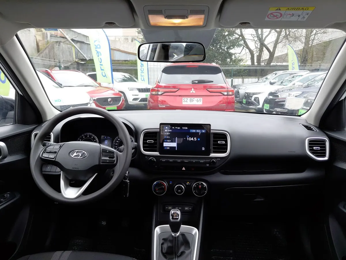 Hyundai Venue 1.6 Qx Plus 4x2 Mt 5p año 2023