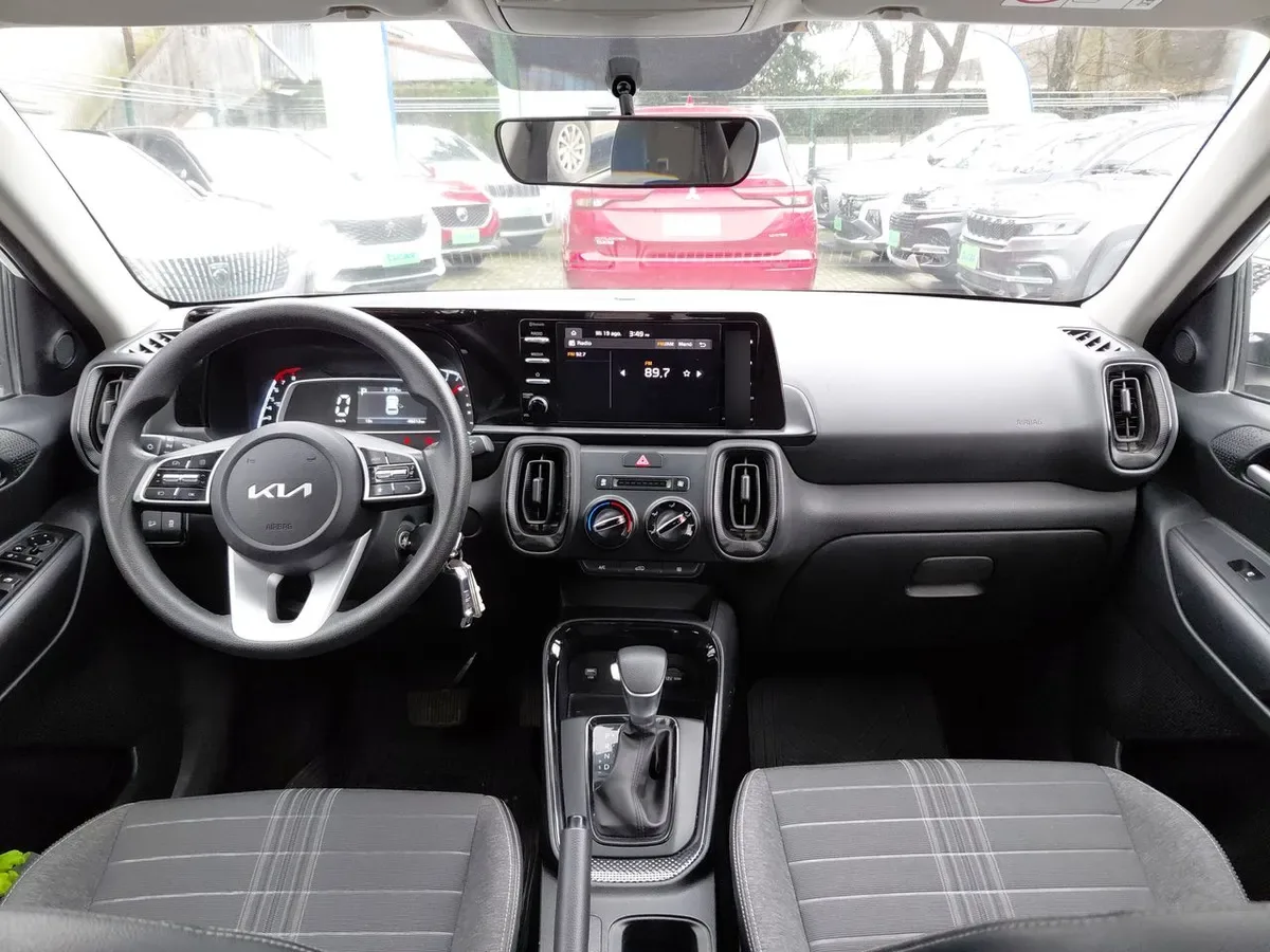 Kia Sonet 1.5 Ex 4x2 Ivt Ri At 5p año 2025