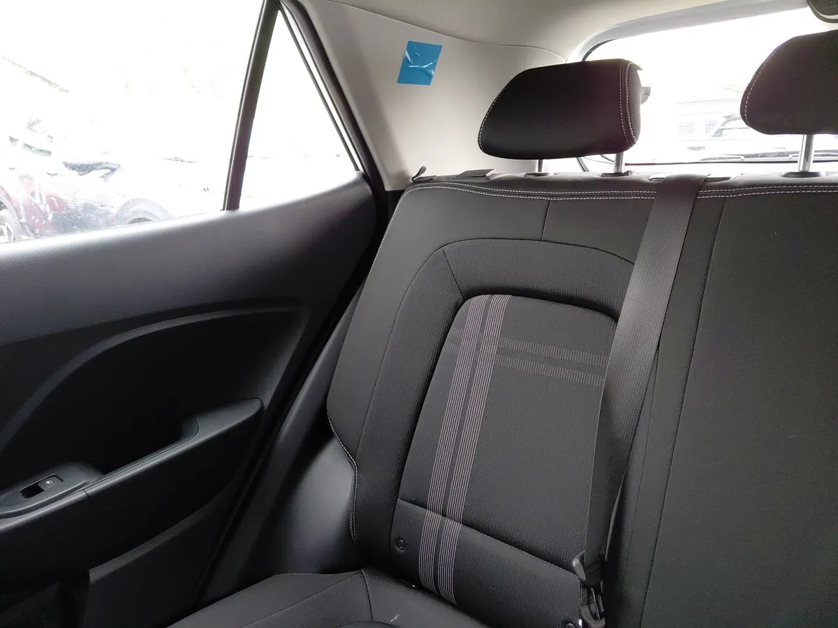 Hyundai Venue 1.6 Qx Plus 4x2 Mt 5p año 2023