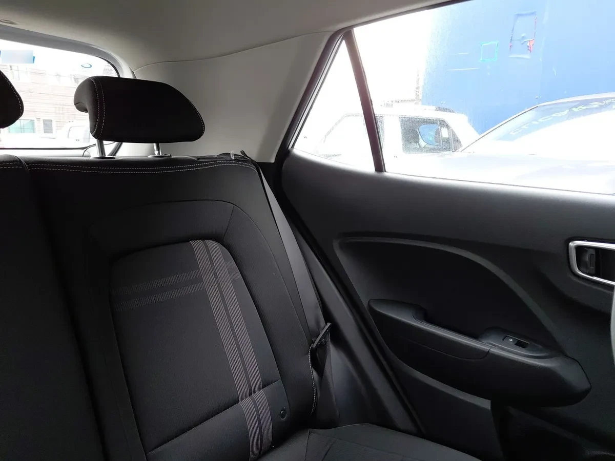 Hyundai Venue 1.6 Qx Plus 4x2 Mt 5p año 2023