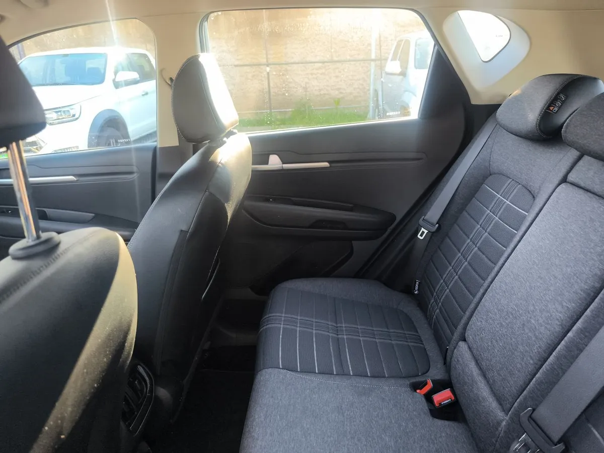 Kia Sonet 1.5 Ex 4x2 Ivt At 5p año 2025