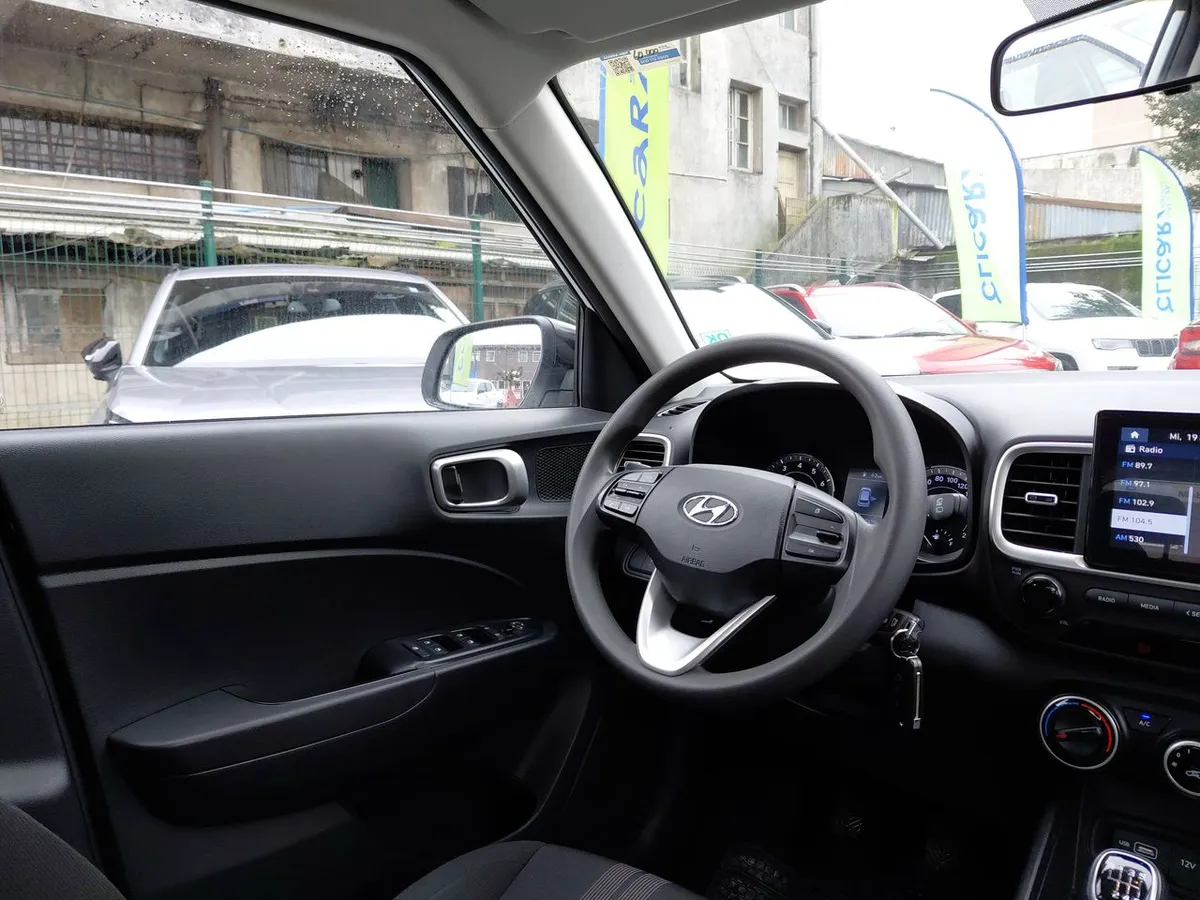 Hyundai Venue 1.6 Qx Plus 4x2 Mt 5p año 2023