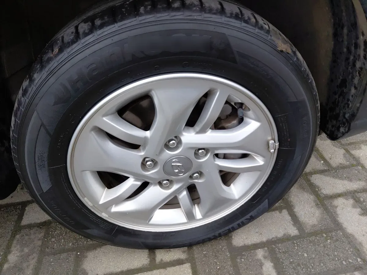Hyundai Venue 1.6 Qx Plus 4x2 Mt 5p año 2023