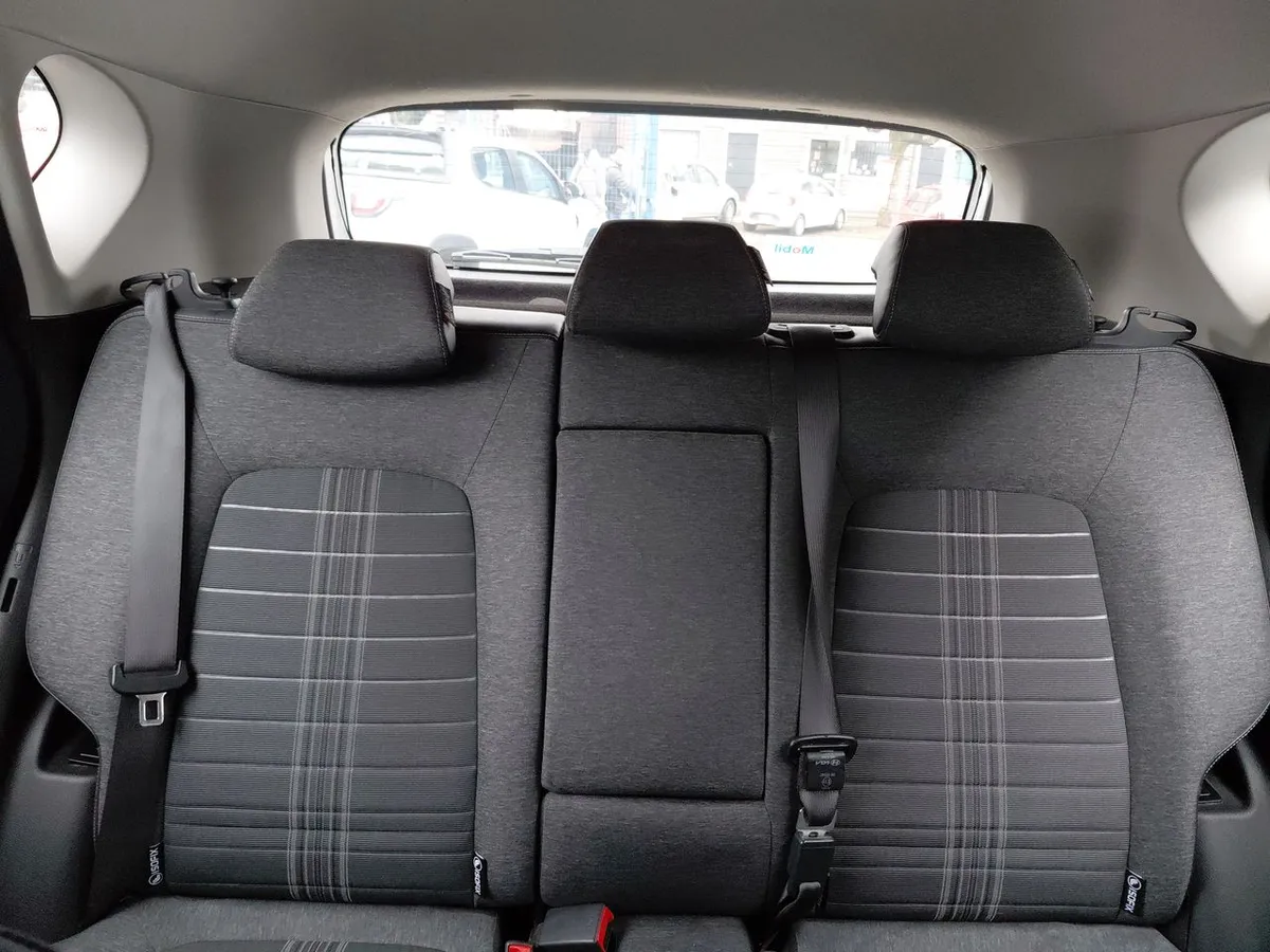 Kia Sonet 1.5 Ex 4x2 Ivt At 5p año 2025
