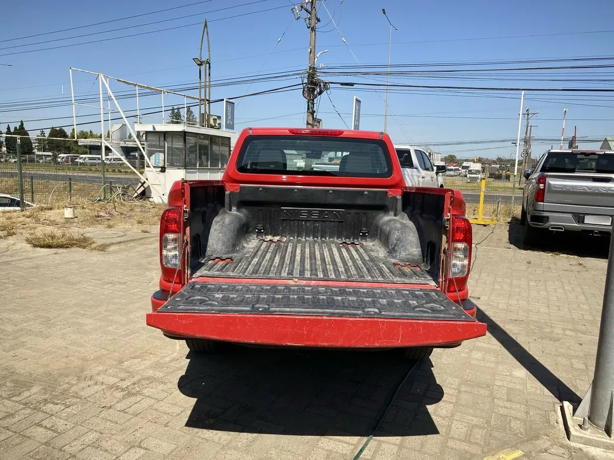 Nissan Navara 2.3d Xe Diesel 4x2 Dob.cab. Mt 4p año 2024