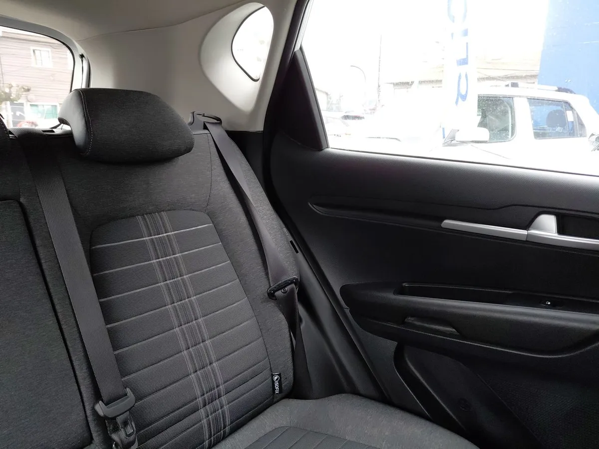 Kia Sonet 1.5 Ex 4x2 Ivt Ri At 5p año 2025
