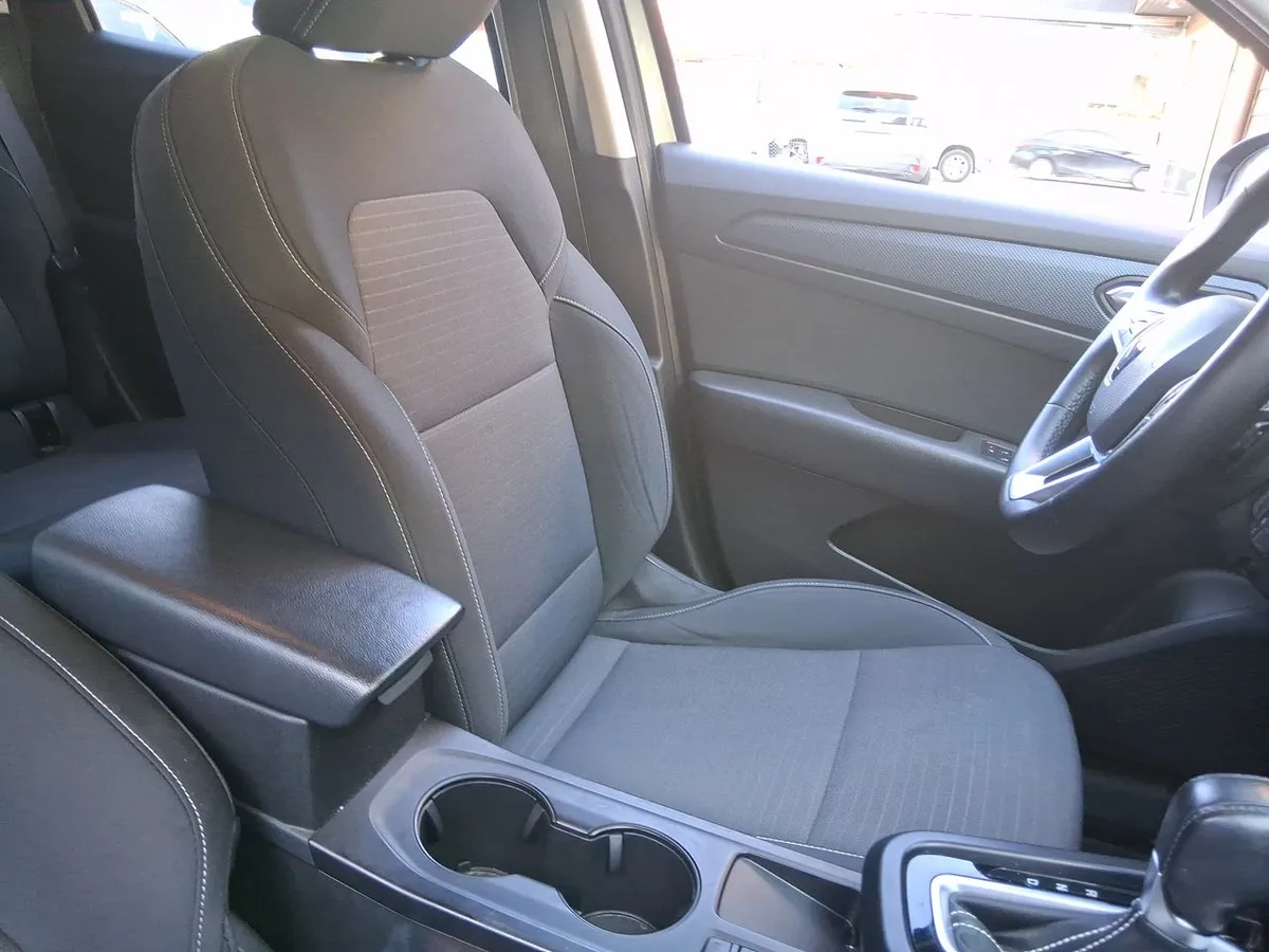 Renault Arkana 1.3l Life 4x2 At 5p año 2022