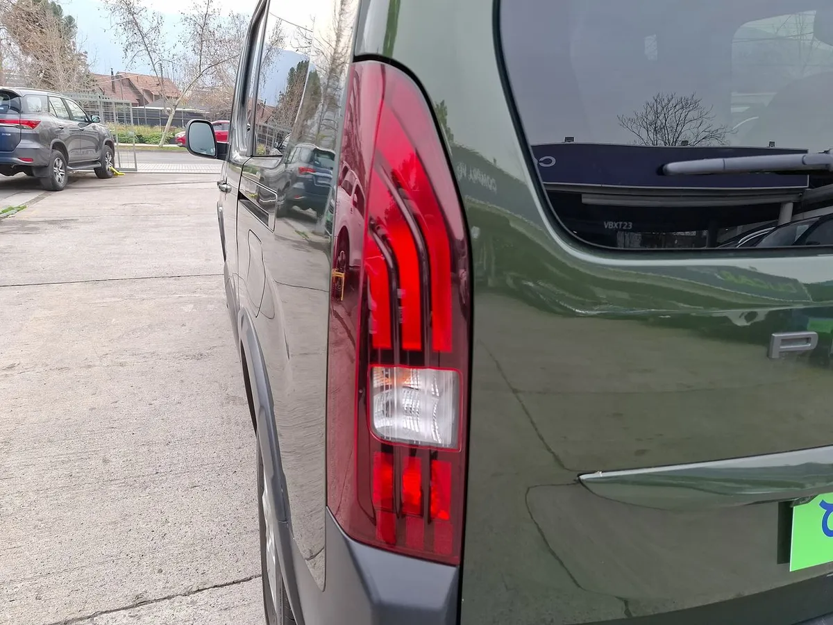 Peugeot Rifter 1.2 Allure Puretech 130hp 4x2 Eat8 5p año 2025