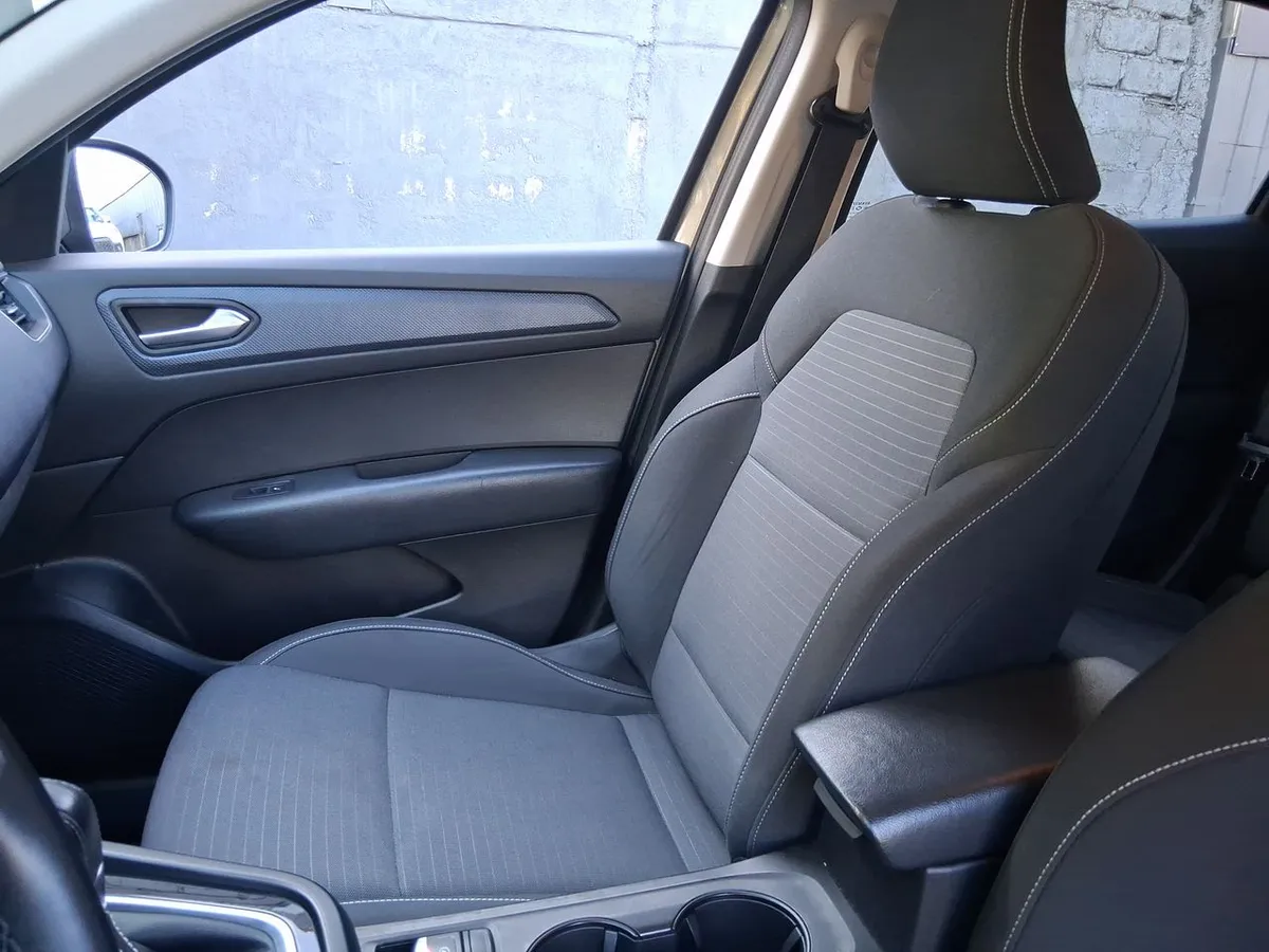 Renault Arkana 1.3l Life 4x2 At 5p año 2022