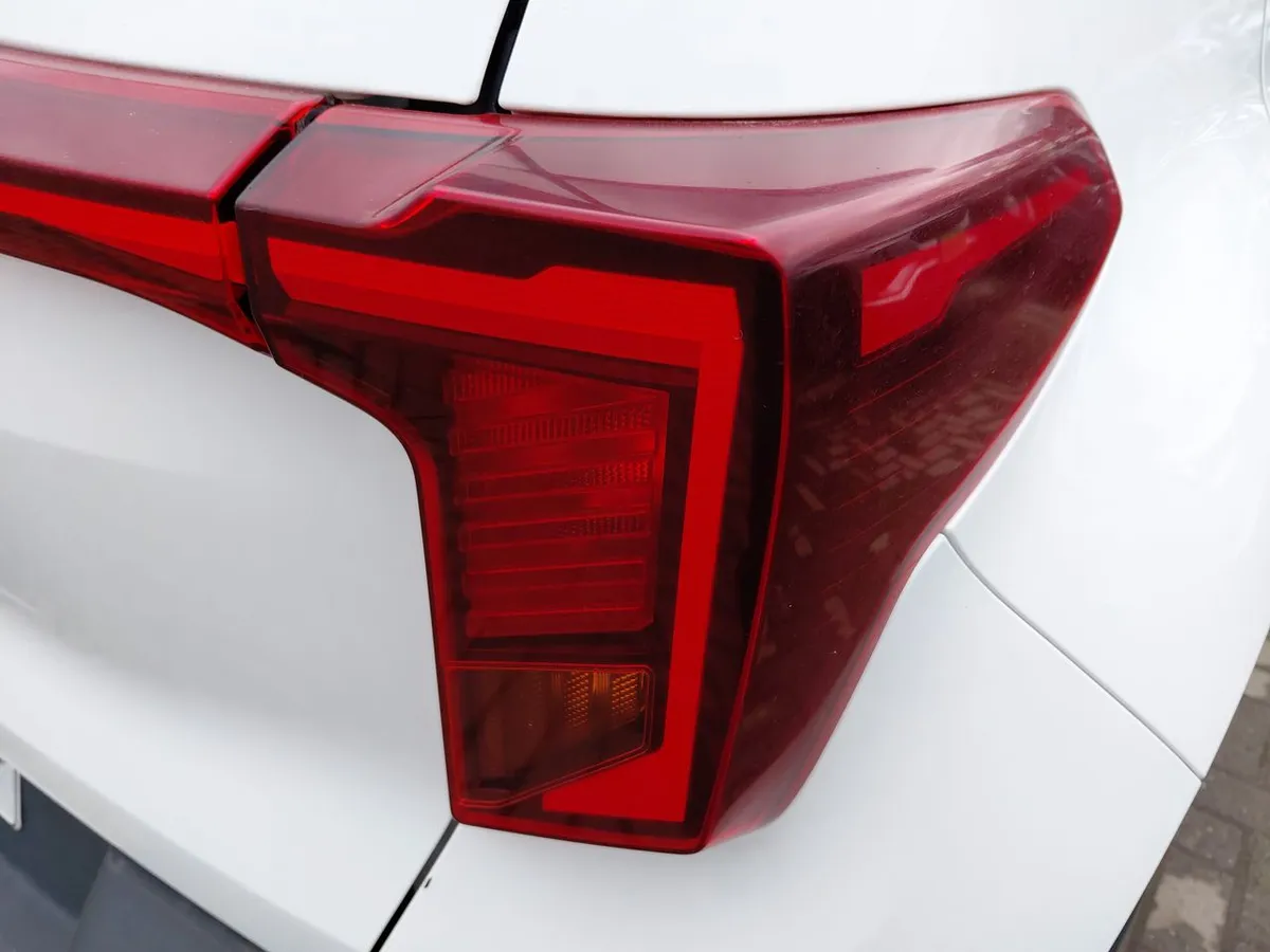 Kia Sonet 1.5 Ex 4x2 Ivt Ri At 5p año 2025