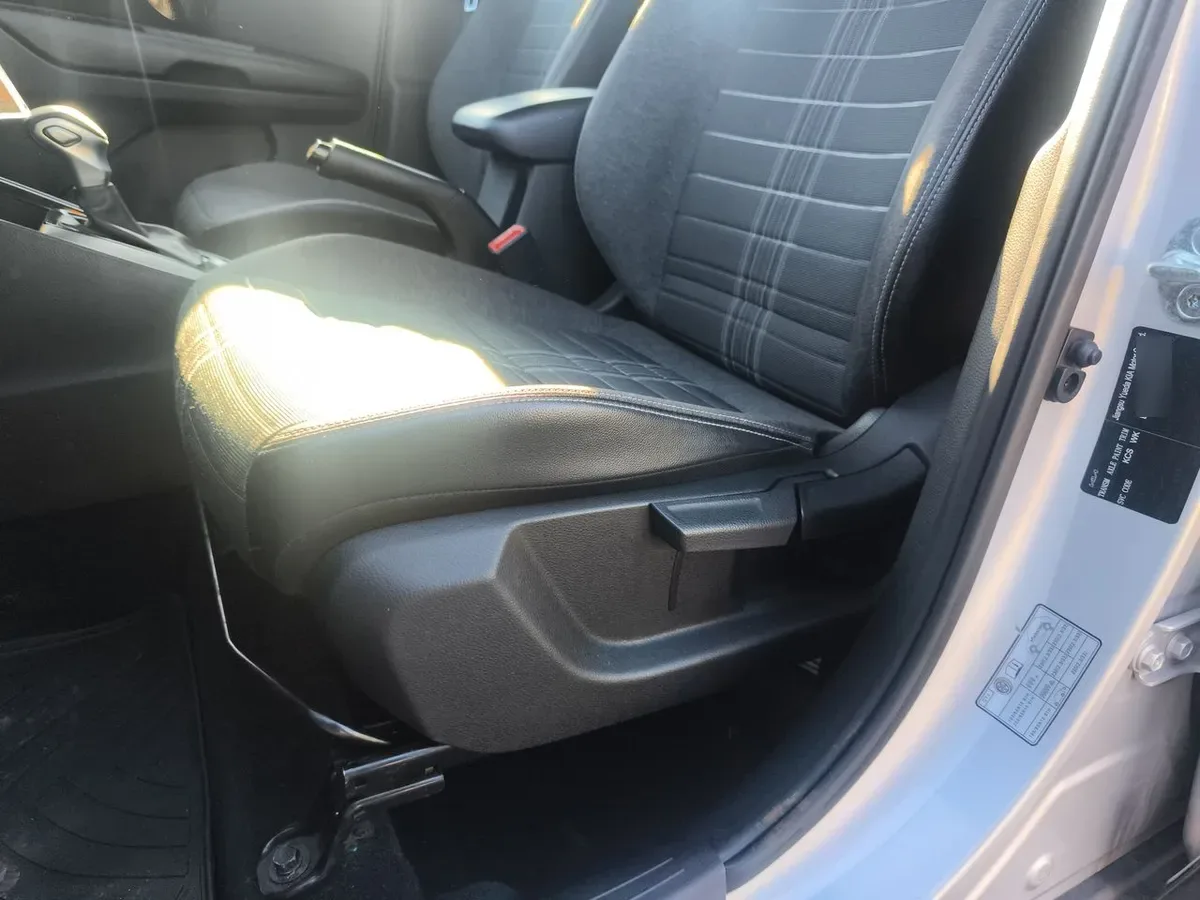 Kia Sonet 1.5 Ex 4x2 Ivt At 5p año 2025