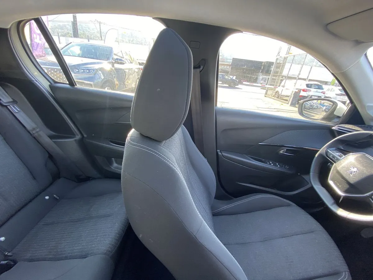 Peugeot 208 1.2 Style Puretech 75 Euro 6 Mt 5p año 2023