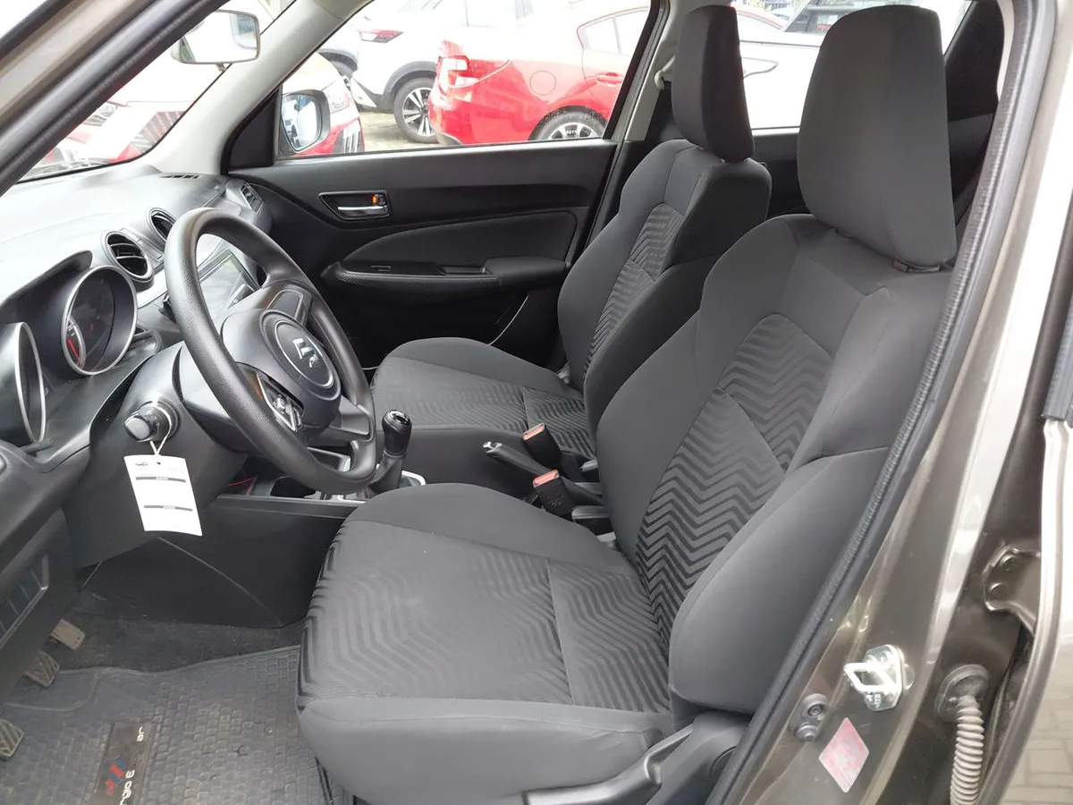 Suzuki Swift 1.2 Gl 4x2 Hb Mt 5p año 2024