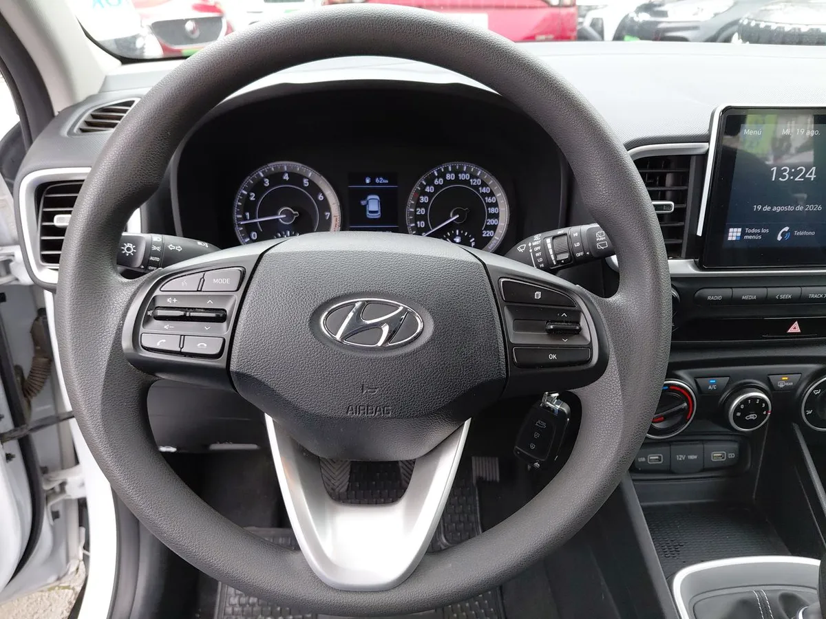 Hyundai Venue 1.6 Qx Plus 4x2 Mt 5p año 2023