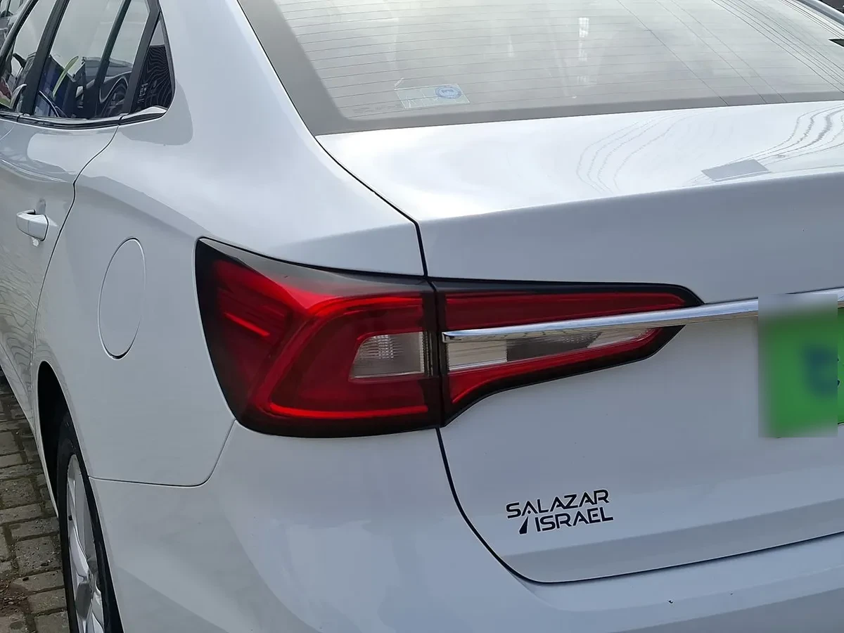 MG 5 1.5 Com 4x2 Mt 4p año 2023