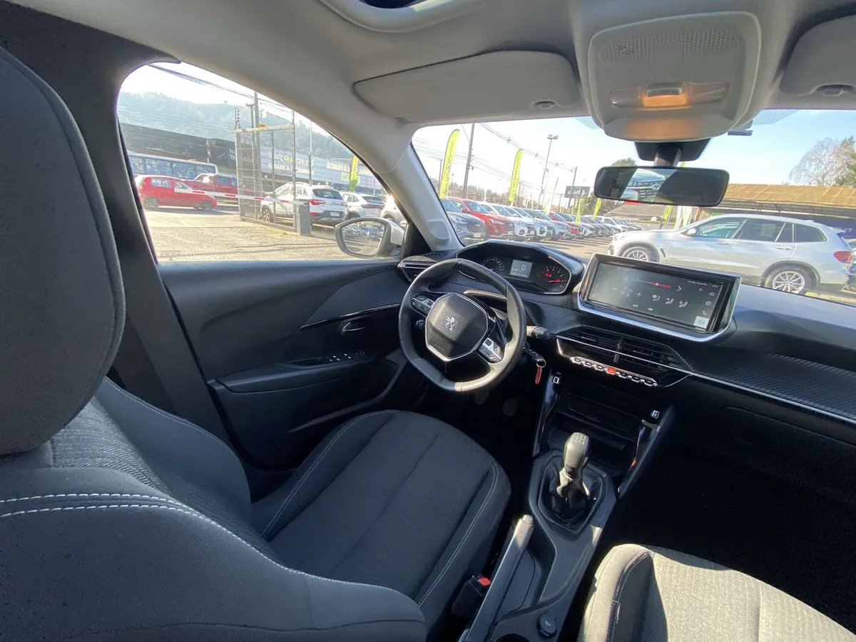 Peugeot 208 1.2 Style Puretech 75 Euro 6 Mt 5p año 2023