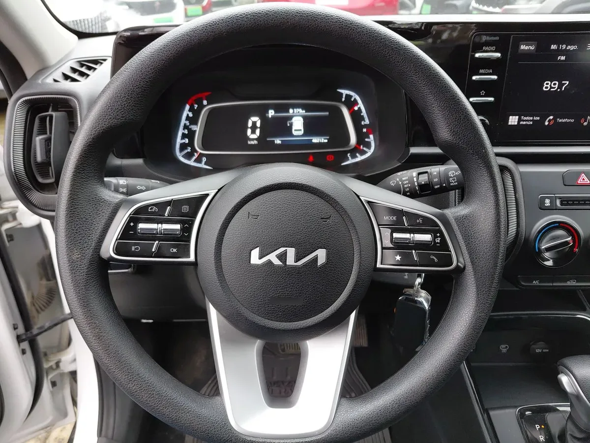 Kia Sonet 1.5 Ex 4x2 Ivt Ri At 5p año 2025