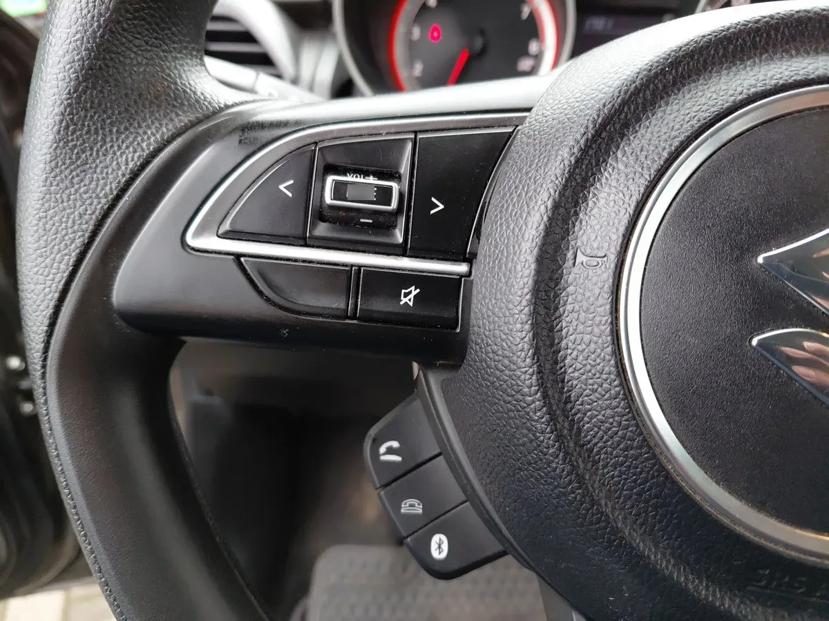 Suzuki Swift 1.2 Gl 4x2 Hb Mt 5p año 2024