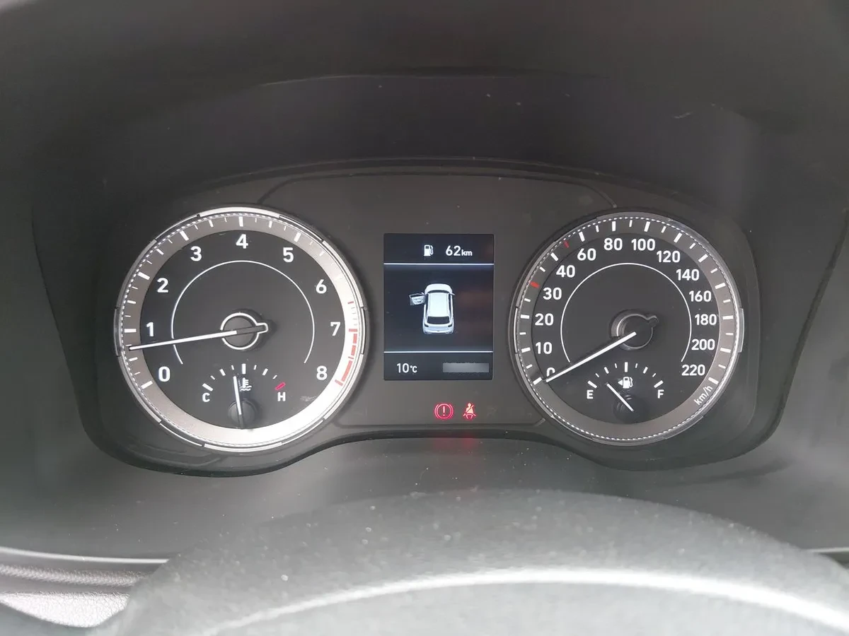 Hyundai Venue 1.6 Qx Plus 4x2 Mt 5p año 2023