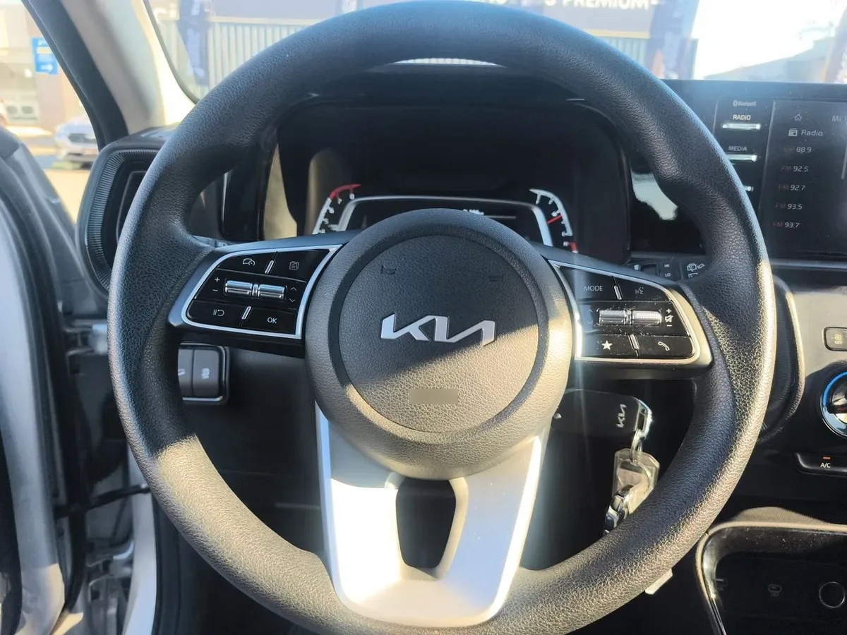 Kia Sonet 1.5 Ex 4x2 Ivt At 5p año 2025