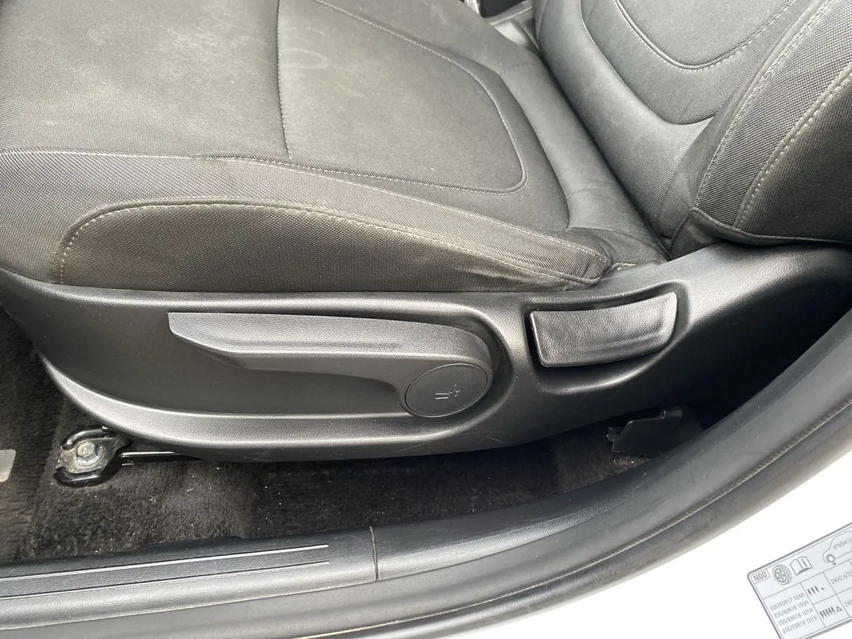 Hyundai Tucson 2.0 Nx4 Plus 4wd At 5p año 2022