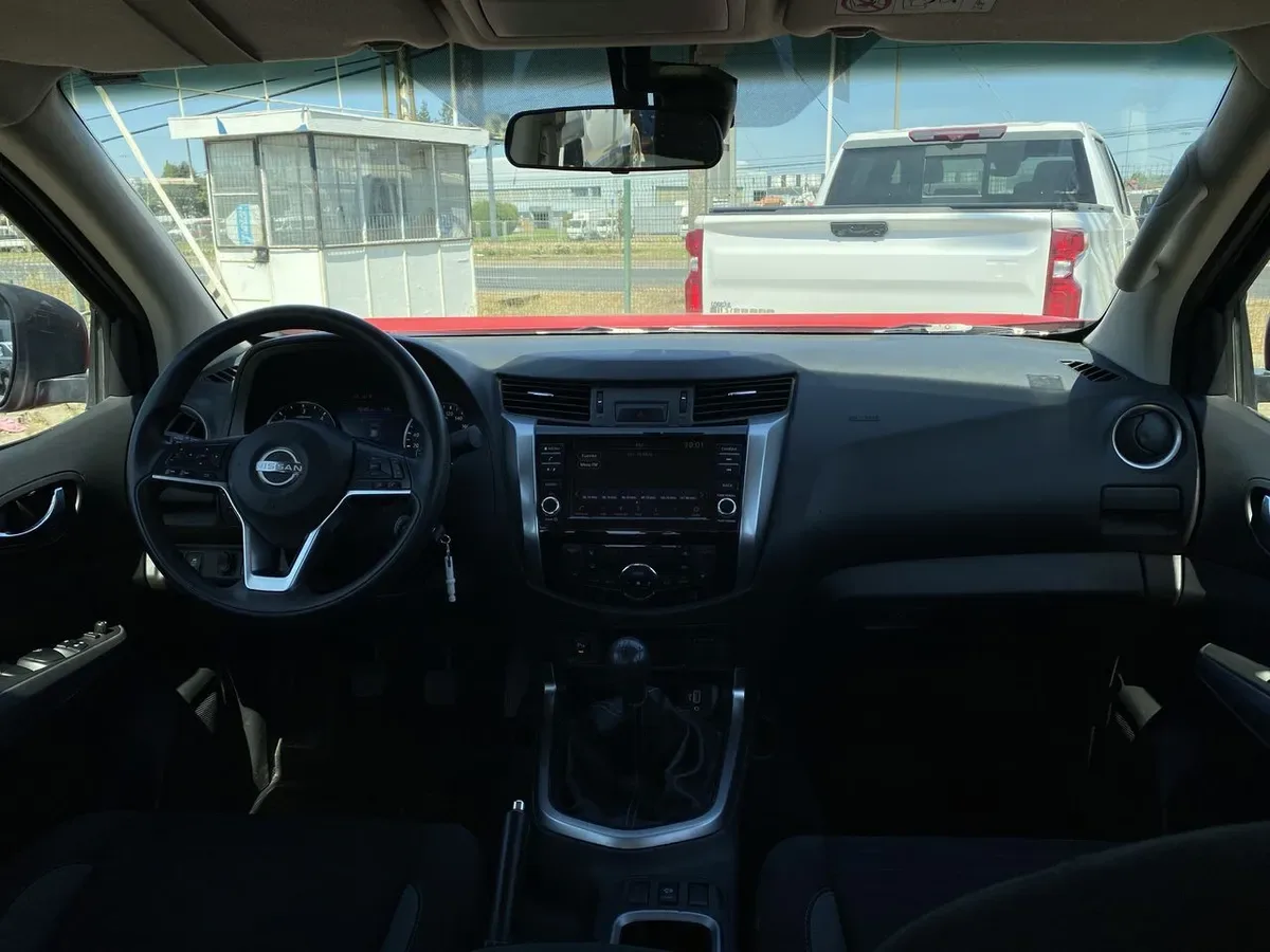 Nissan Navara 2.3d Xe Diesel 4x2 Dob.cab. Mt 4p año 2024