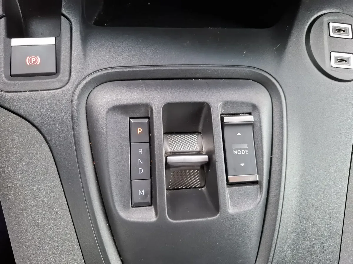 Peugeot Rifter 1.2 Allure Puretech 130hp 4x2 Eat8 5p año 2025