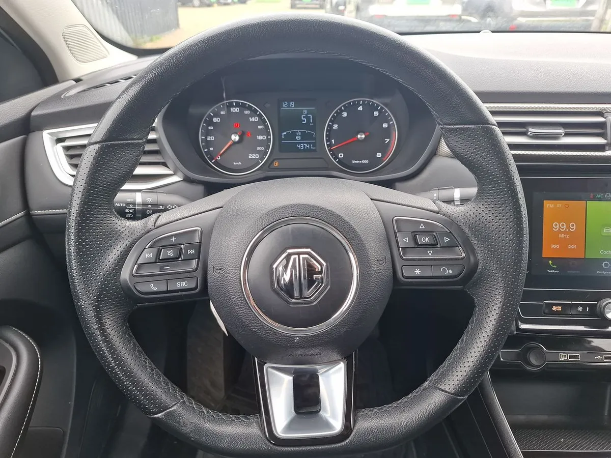 MG 5 1.5 Com 4x2 Mt 4p año 2023