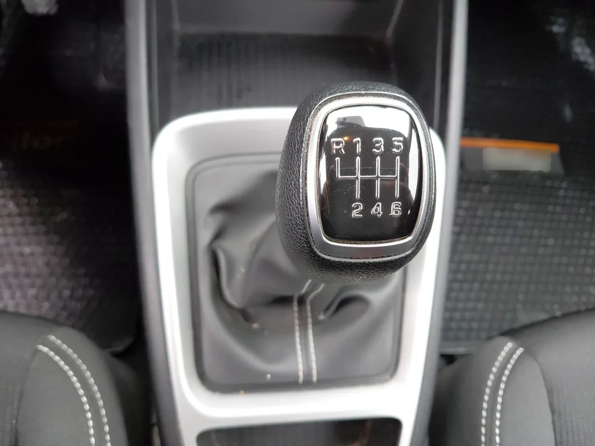 Hyundai Venue 1.6 Qx Plus 4x2 Mt 5p año 2023