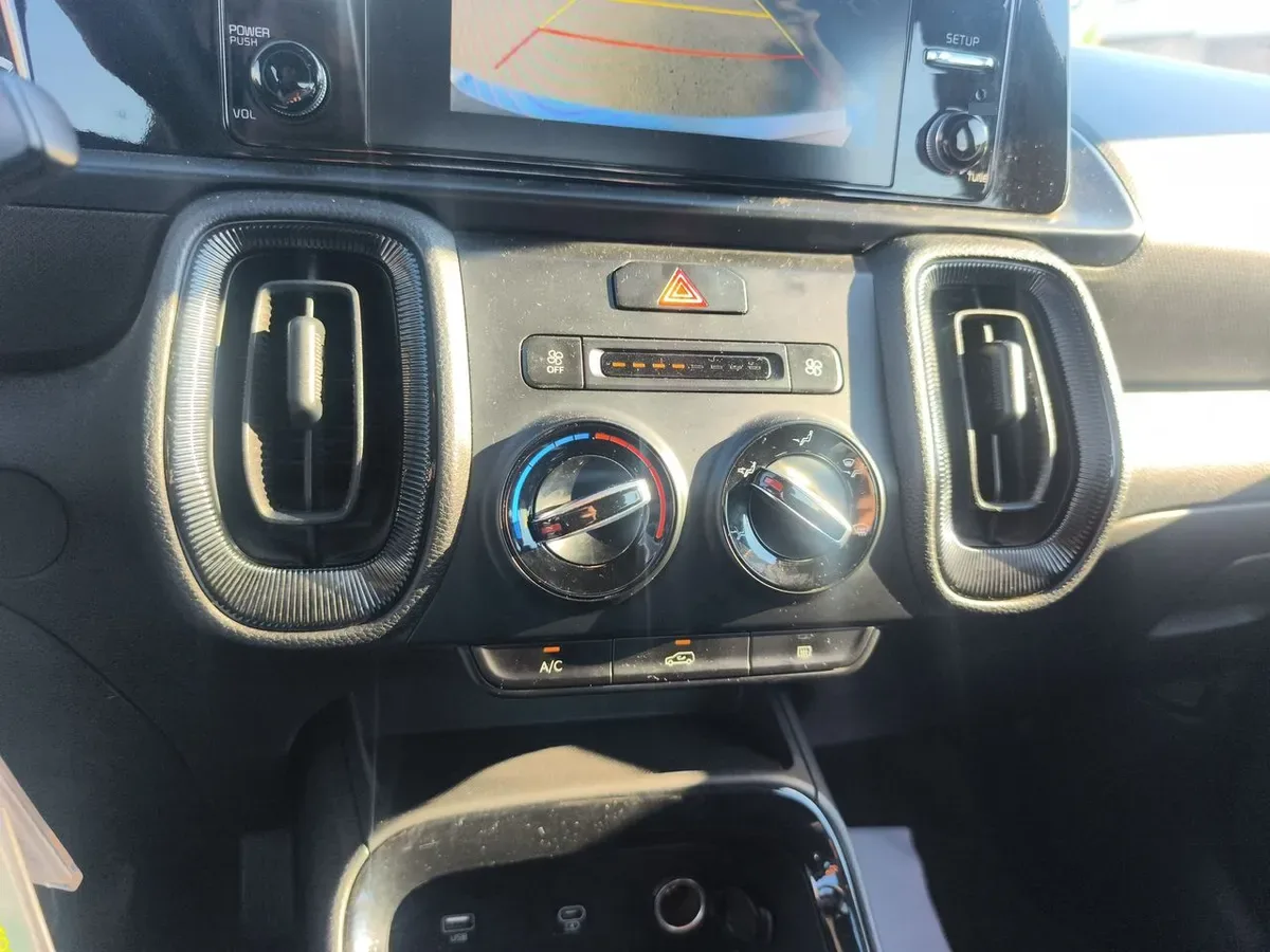 Kia Sonet 1.5 Ex 4x2 Ivt At 5p año 2025