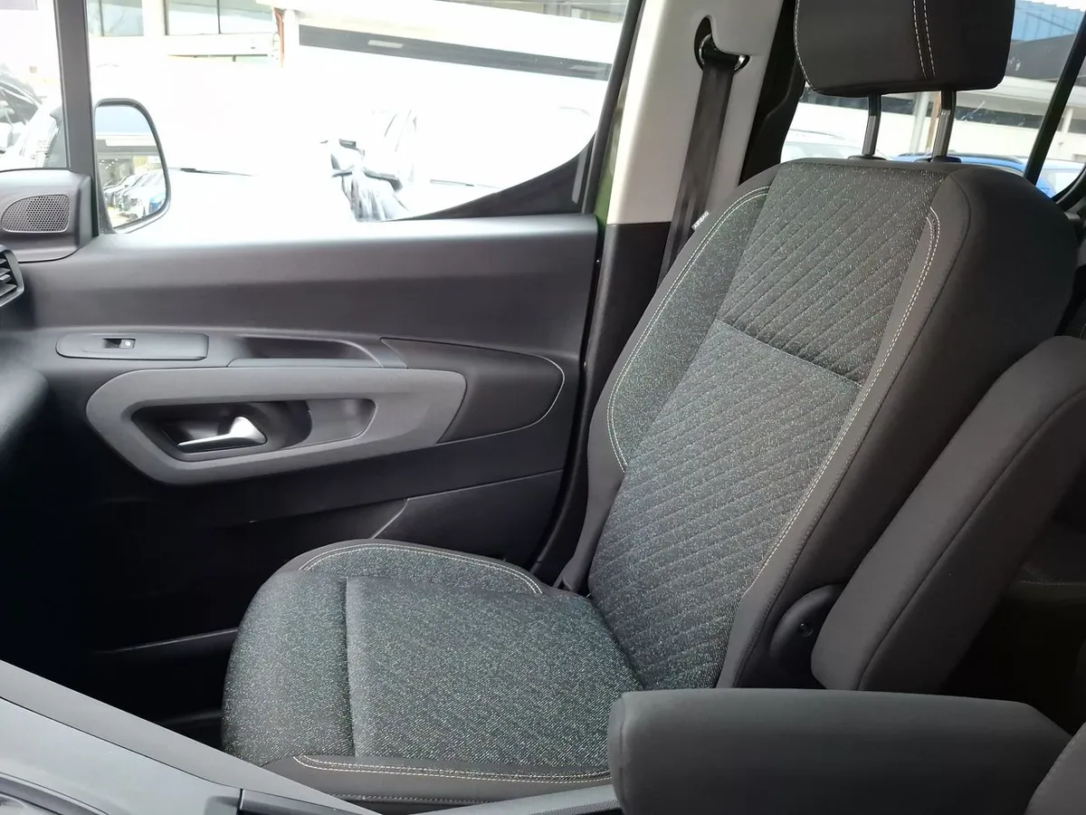 Peugeot Rifter 1.2 Allure Puretech 130hp 4x2 Eat8 5p año 2025