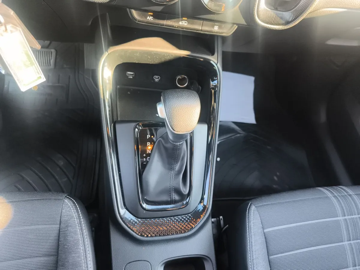 Kia Sonet 1.5 Ex 4x2 Ivt At 5p año 2025