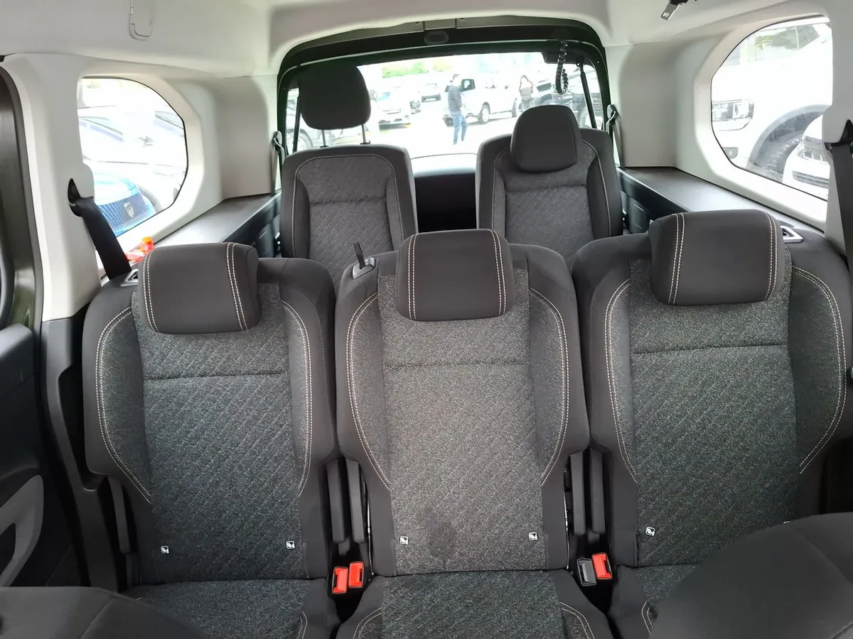 Peugeot Rifter 1.2 Allure Puretech 130hp 4x2 Eat8 5p año 2025