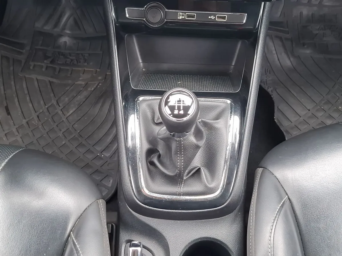 MG 5 1.5 Com 4x2 Mt 4p año 2023