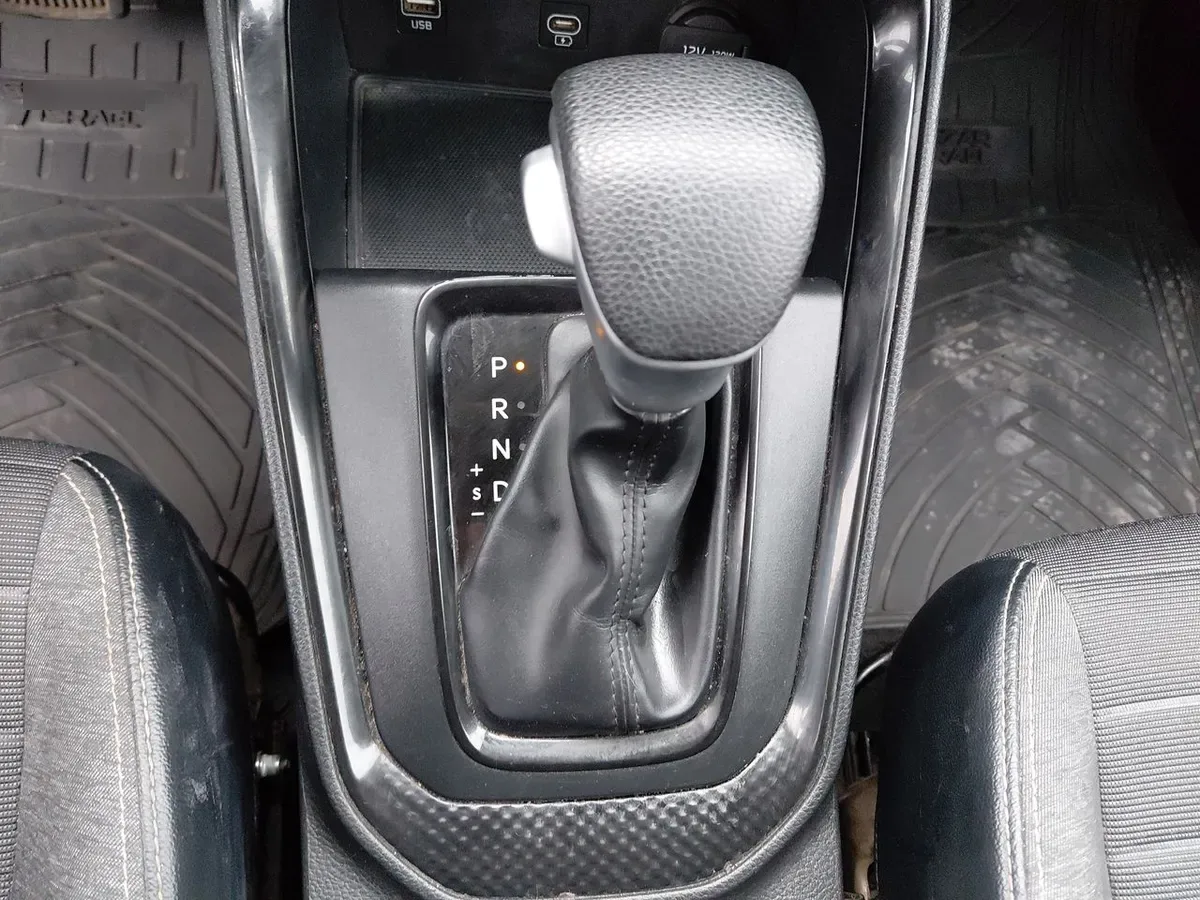 Kia Sonet 1.5 Ex 4x2 Ivt At 5p año 2025