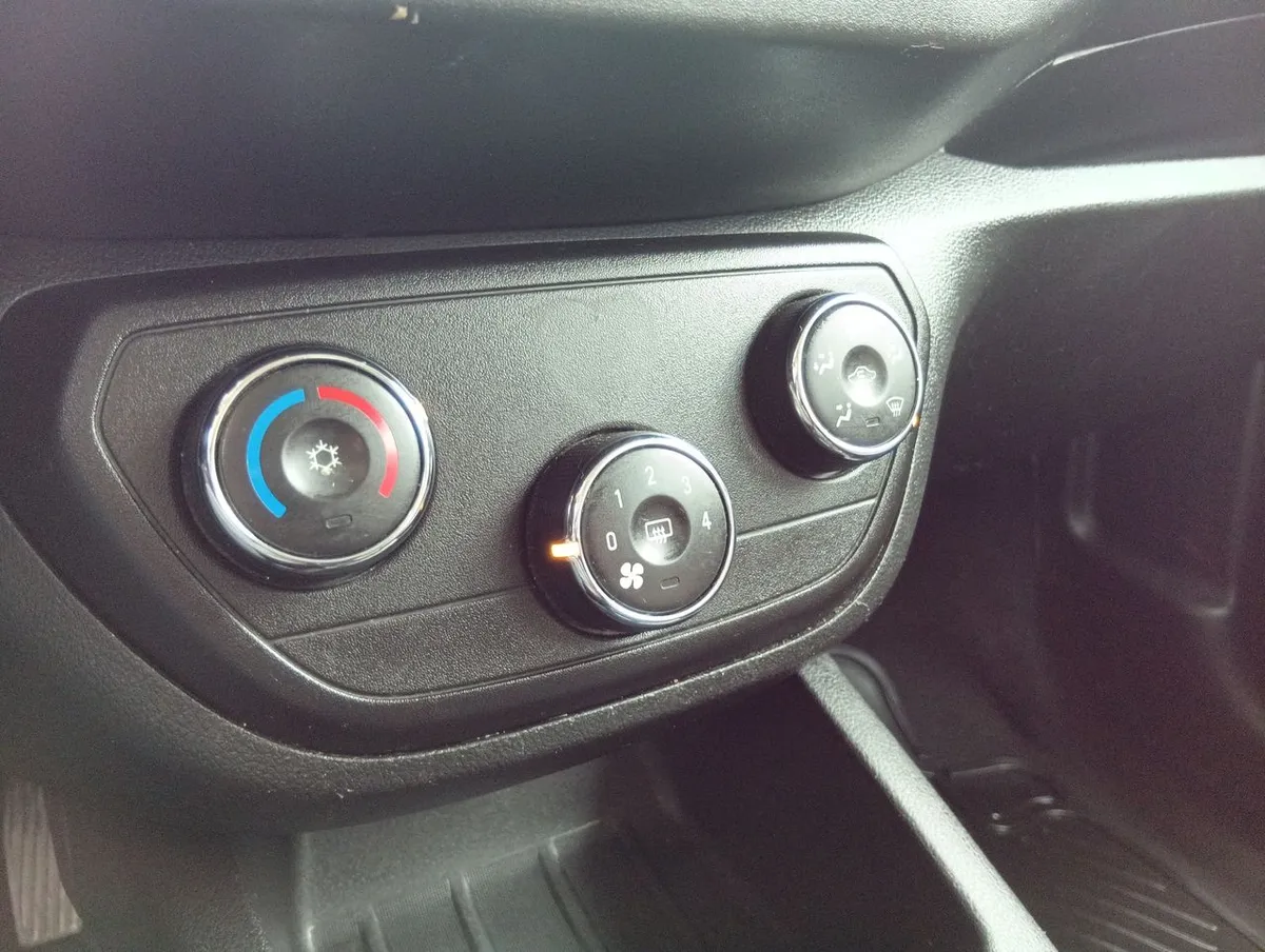 Chevrolet Spin 1.8 Premier 4x2 Mt 5p año 2021