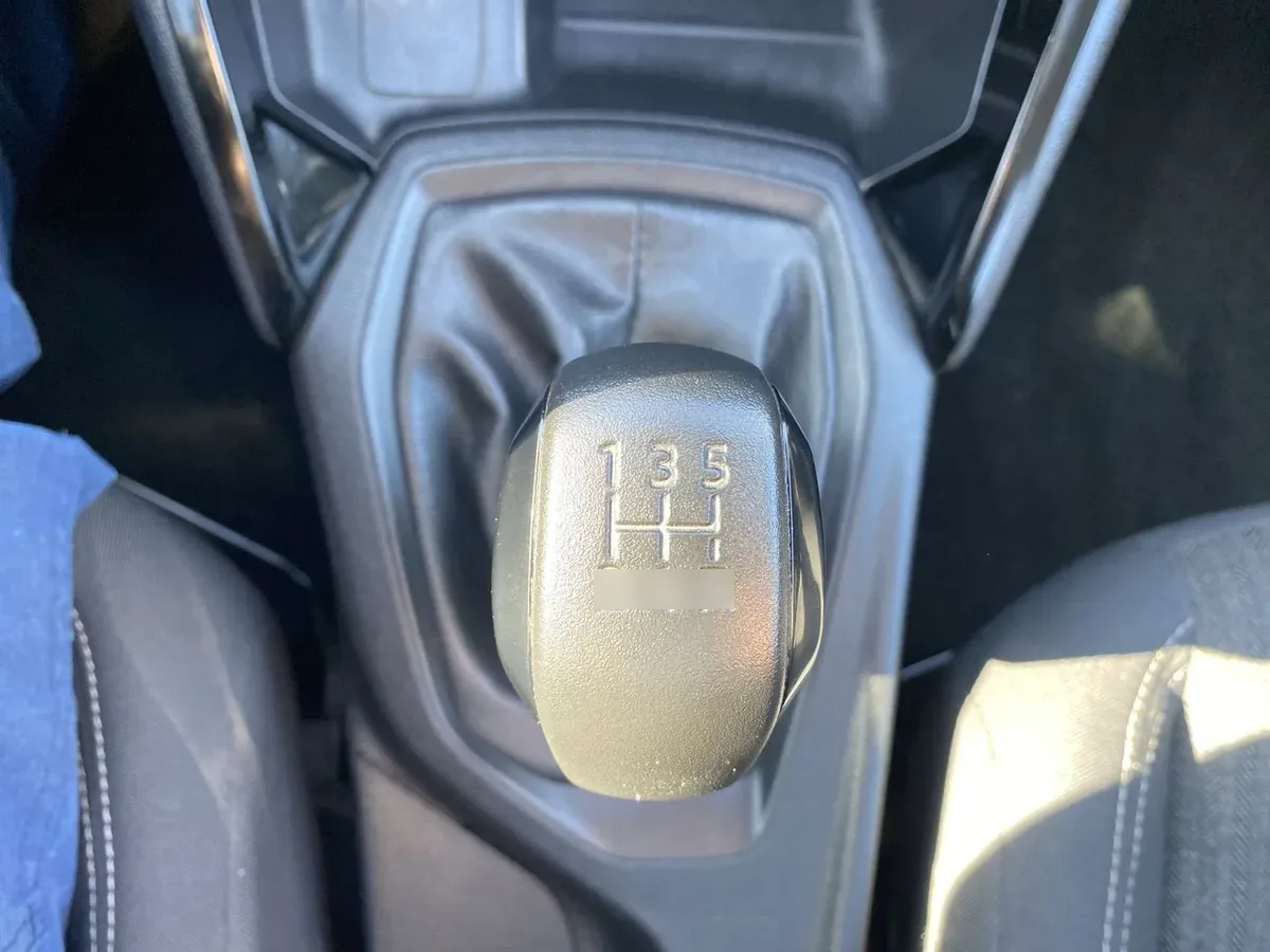 Peugeot 208 1.2 Style Puretech 75 Euro 6 Mt 5p año 2023