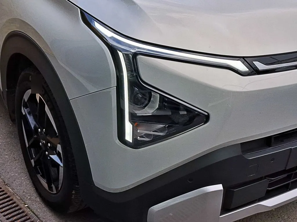 Kia Carens Ex 1.5 At año 2026