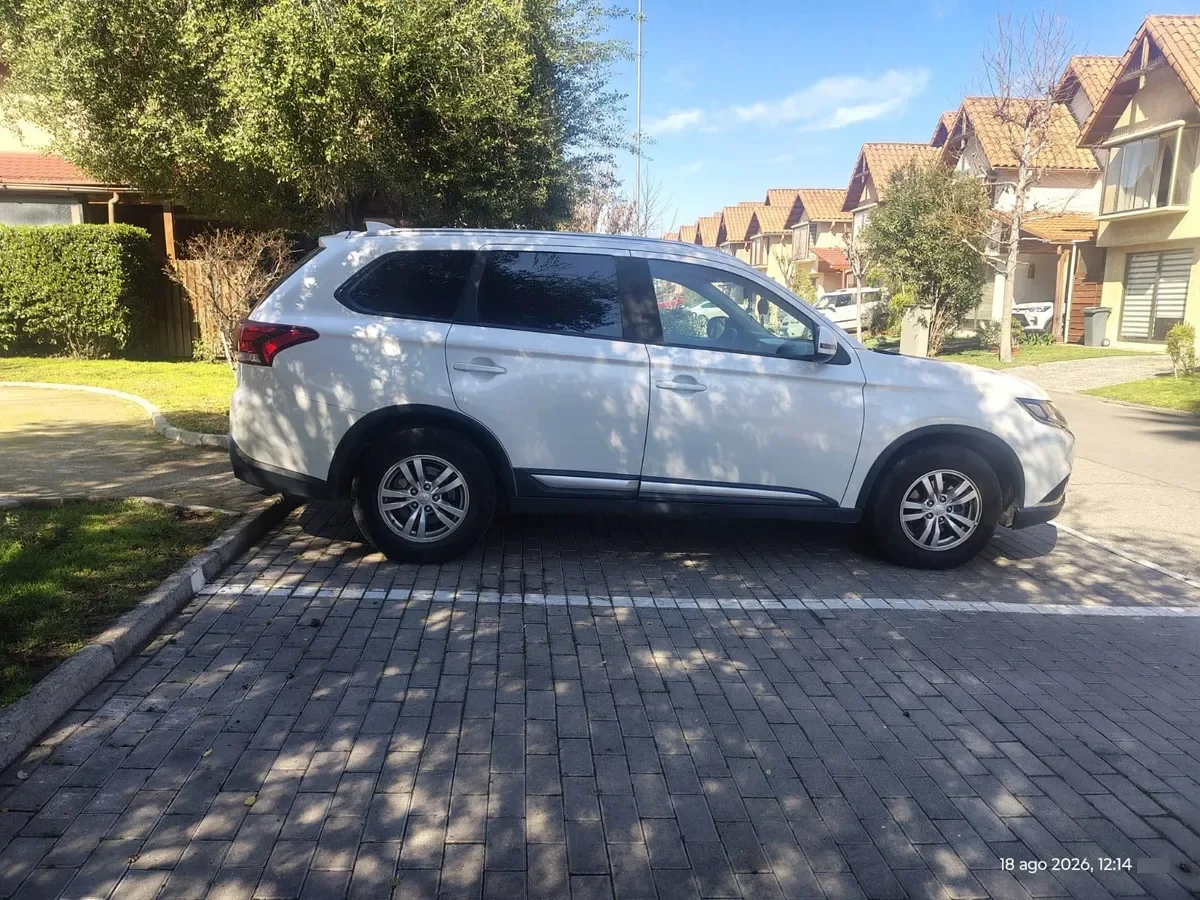 MITSUBISHI OUTLANDER 2.0 Mt año 2019