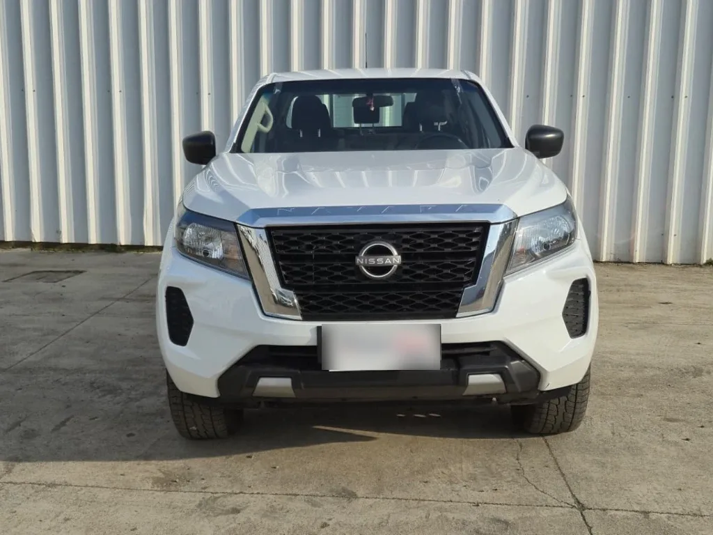 Nissan Navara D Cab Mt 4x4 2.3 Se año 2023