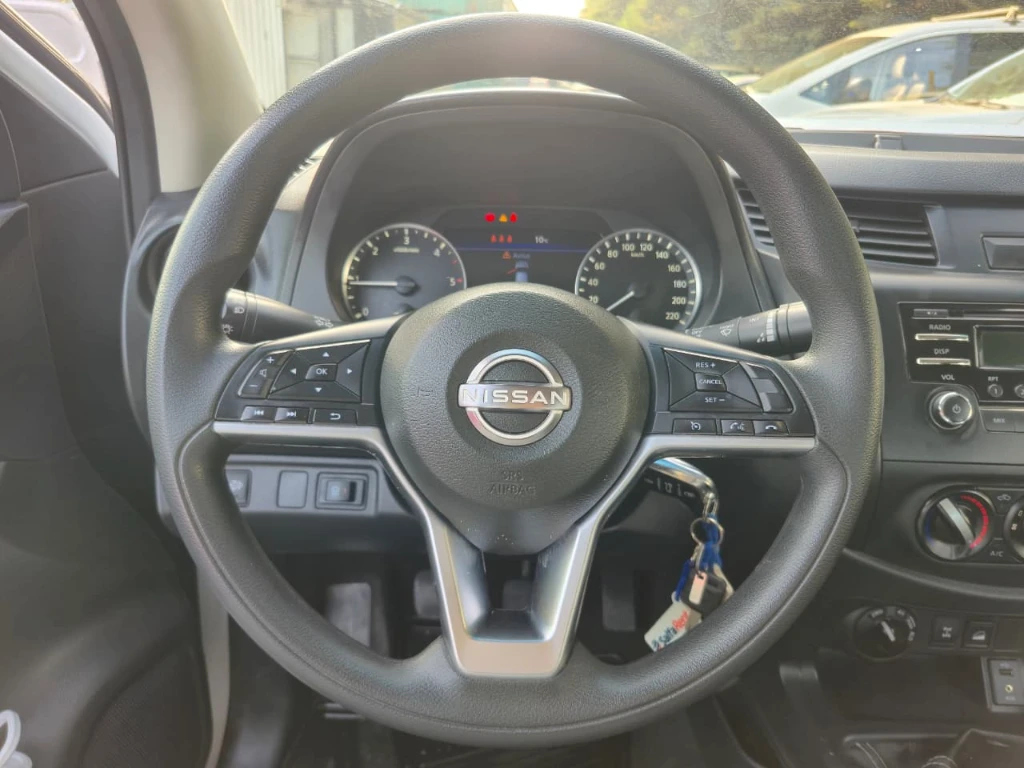 Nissan Navara D Cab Mt 4x4 2.3 Se año 2023
