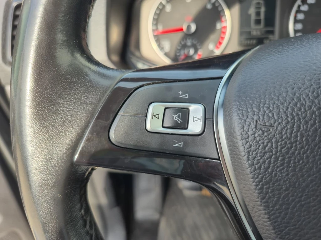Volkswagen Amarok Dcab Tdi 4x4 Trendline 2.0 año 2023