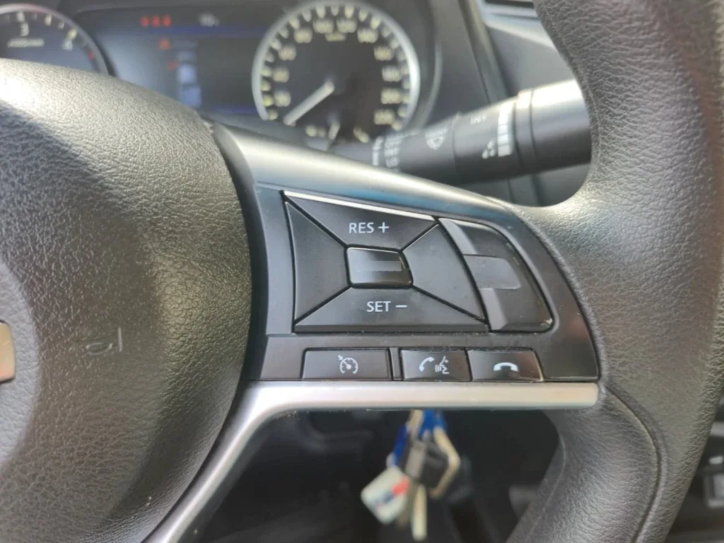 Nissan Navara D Cab Mt 4x4 2.3 Se año 2023