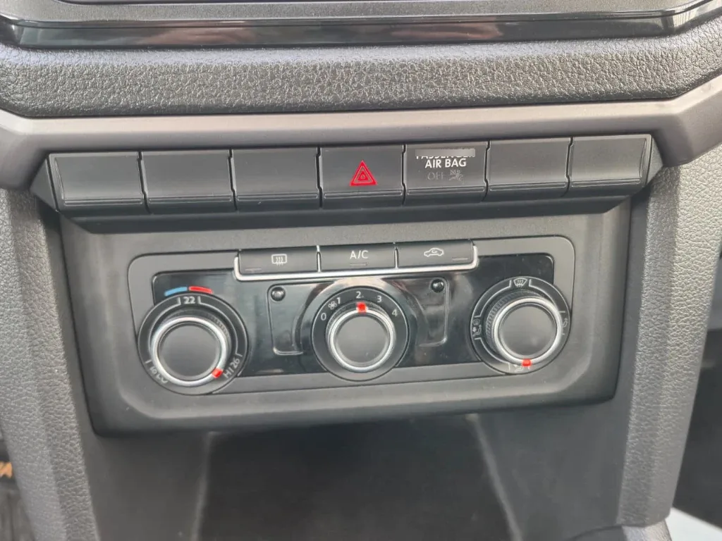 Volkswagen Amarok Dcab Tdi 4x4 Trendline 2.0 año 2023