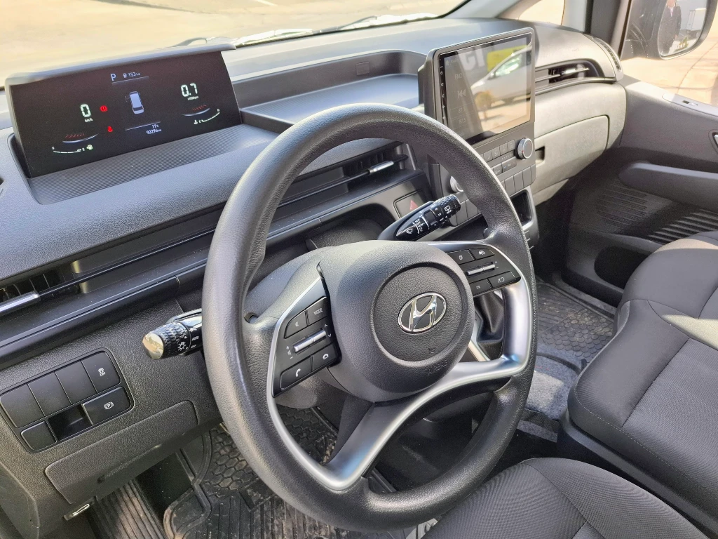Hyundai Staria Staria Us4 Mb 2.2 Crdi At 9p año 2024