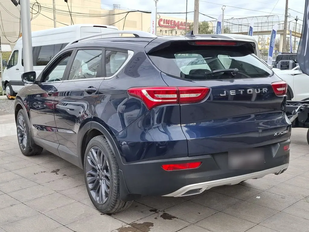 Jetour X70 1.5t Lux 4x2 Mt 5p año 2024