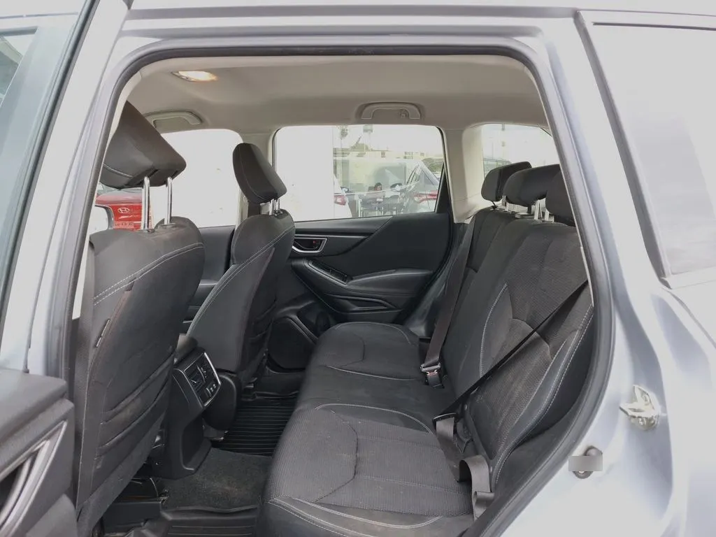 Subaru Forester 2.0 Dynamic Es At 4x4 año 2019
