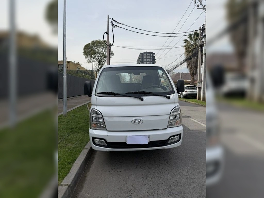 Hyundai Porter 2.5 Crdi Diesel Gls 4x2 Chassis Ac 6mt 2p año 2024